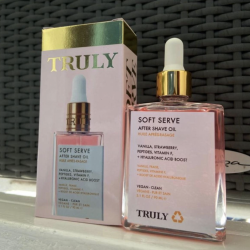 TRULY ROSADO 100 ML Y CAJA DE PROTECCIÓN ACEITE INTIMO ACLARANTE